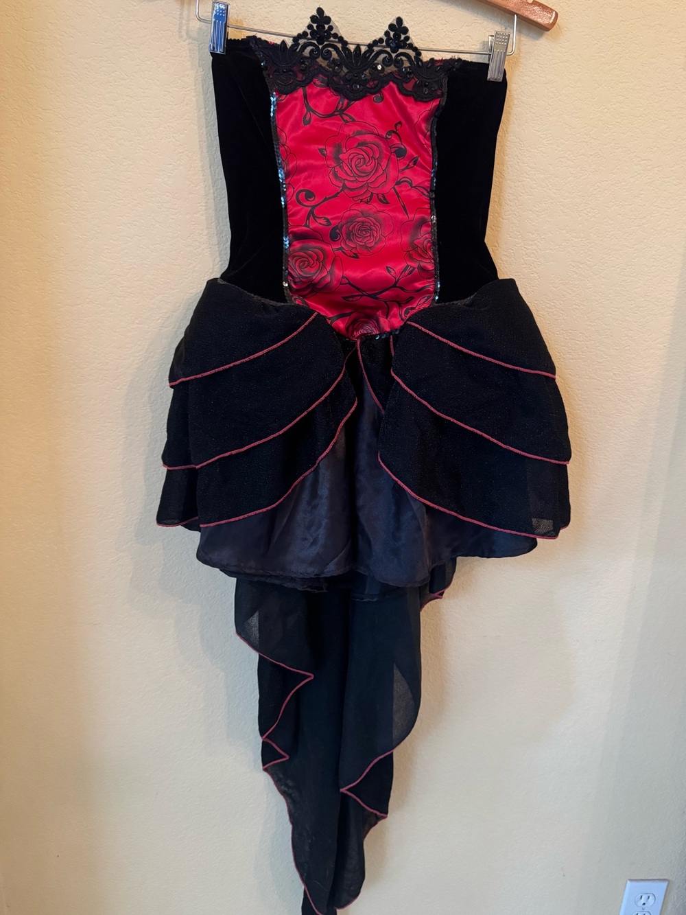 DreamGirl Goth Glam Vampire Dress with Gloves and Necklace Halloween Size Small